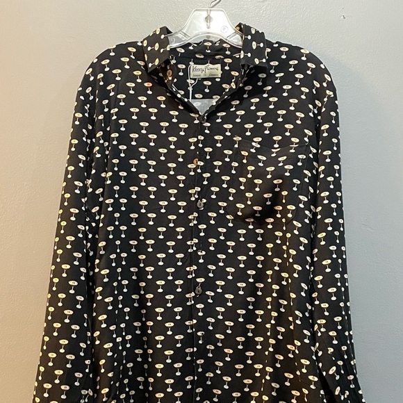 Kenny Flowers Other - KENNY FLOWERS - THE BUZZ AROUND TOWN
LONG SLEEVE SHIRT